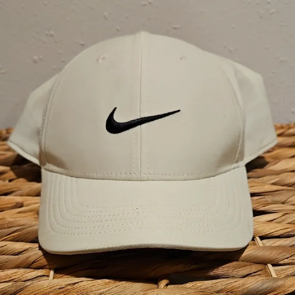 NWT Nike Club Cap Golf Adult Unisex L/XL Black Logo Adjustable - Picture 1 of 5